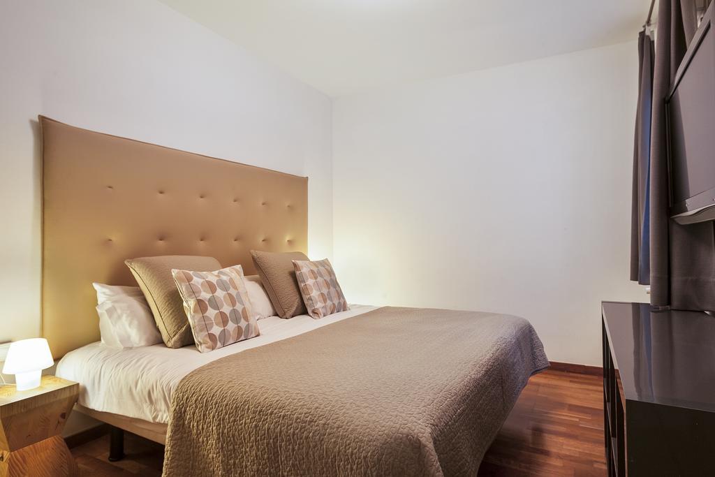 Canela Homes Barcelona Universitat Cameră foto