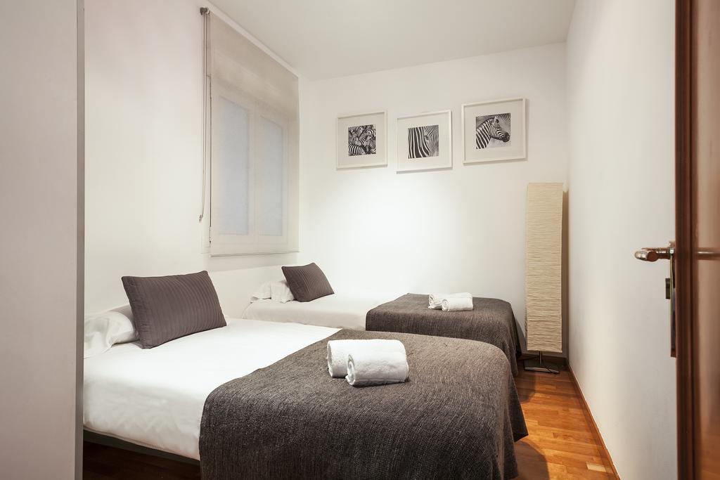 Canela Homes Barcelona Universitat Cameră foto