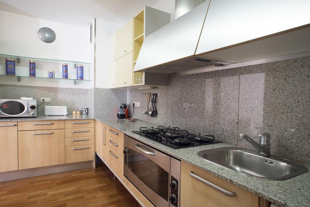 Canela Homes Barcelona Universitat Exterior foto